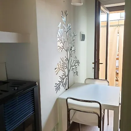 One Bedroom With Shared Pool And Wifi At